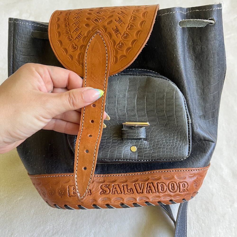3/$30 🌟 Vintage El Salvador Leather Backpack - Picture 10 of 11